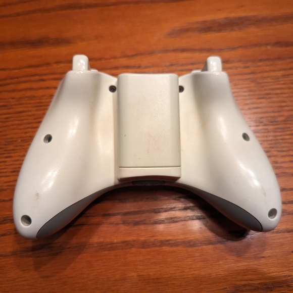 Xbox 360 Controller - NOT WORKING🔥 Microsoft X-Box 360 Controller 🎮 White - Picture 2 of 2